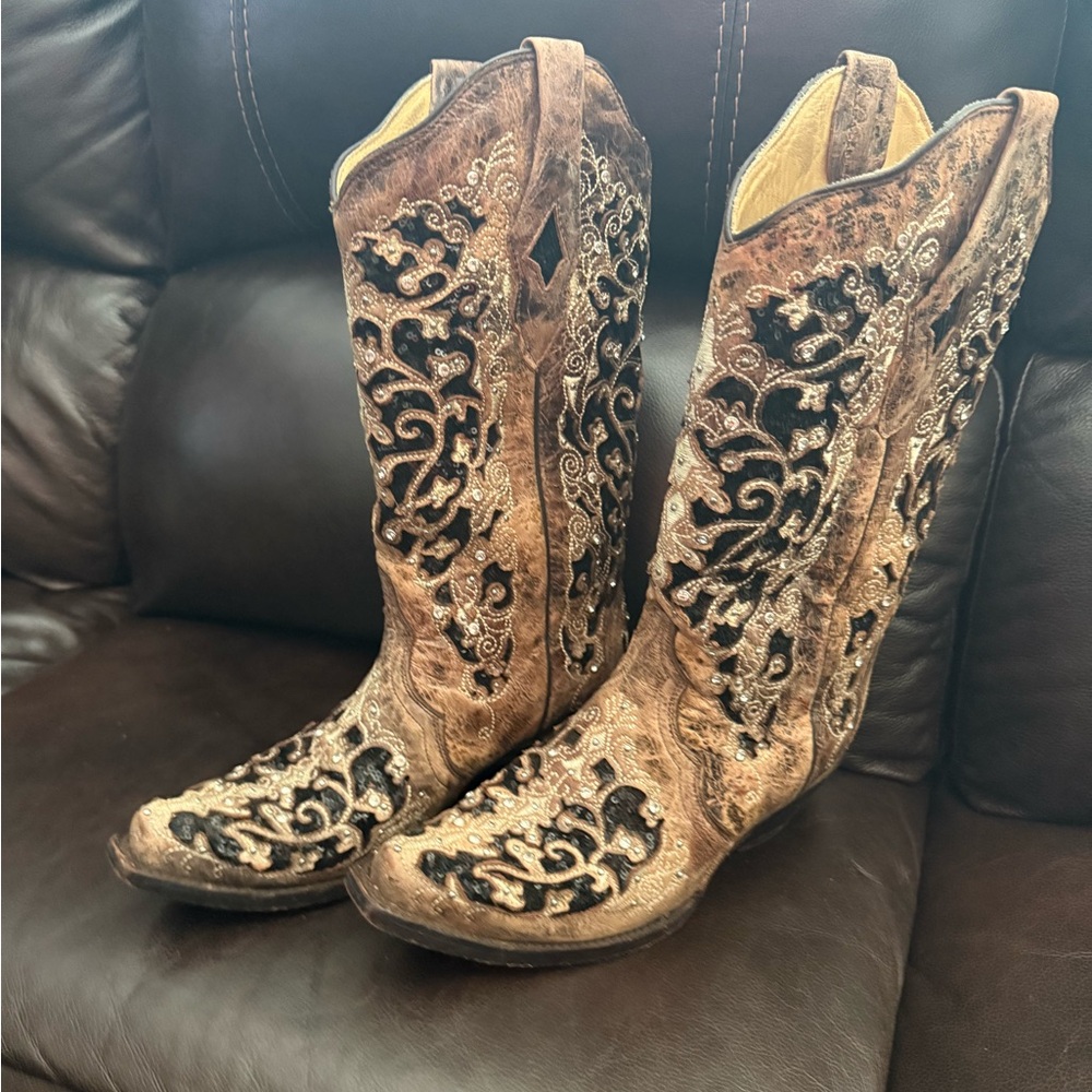 Corral Brown and Black Embroidered Heeled Boots